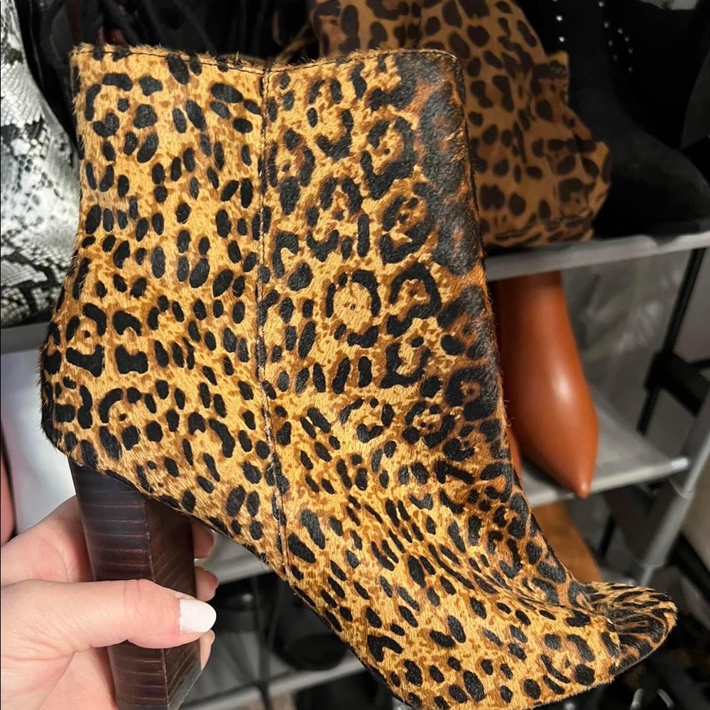 Size 8 leopard heels